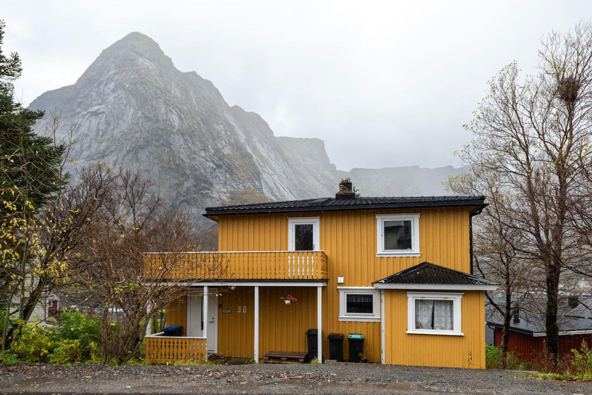 Cozy House By The Fjord In The Heart Of Lofoten Рейне Экстерьер фото